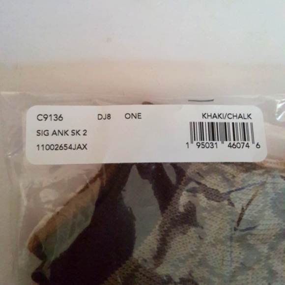 COACH SIGNATURE SOCKS - Picture 4 of 7